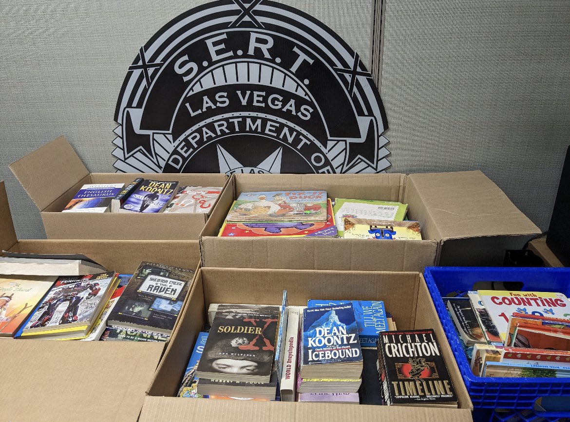 chiefjasonpotts's tweet photo. Today, our engaged and talented @CityOfLasVegas Department of Public Safety SERT team β participated in a community event book drive β 334 books were collected and donated to the Clark County Library π District. Very proud of them - @LVPOA_CO #kindcommittedsmart ππ. https://t.co/3bYUW6U4D0