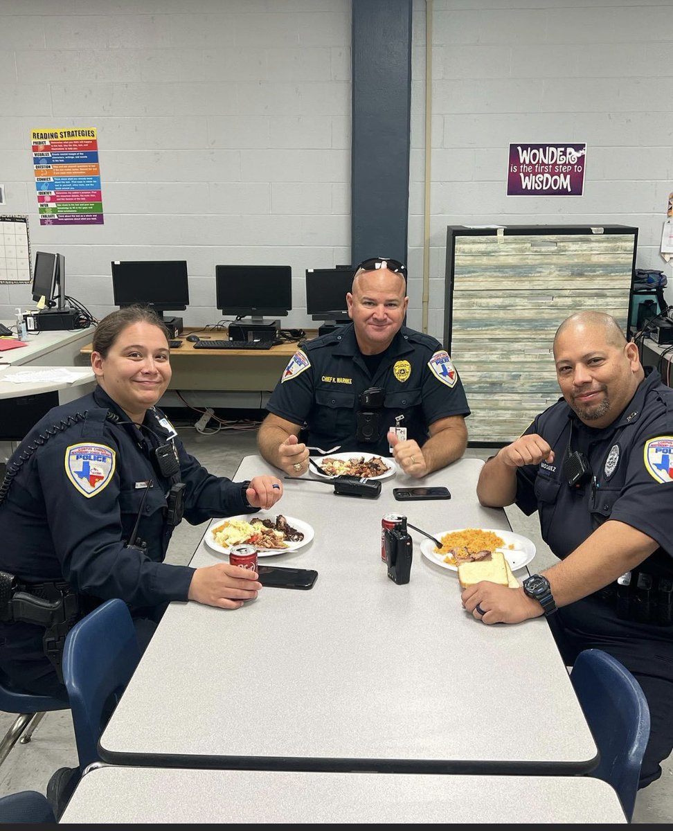 Thank you @DavidCrabtree83 and @DriscollRangers for providing lunch for some of our guys today. Always a good time visiting with young Rangers