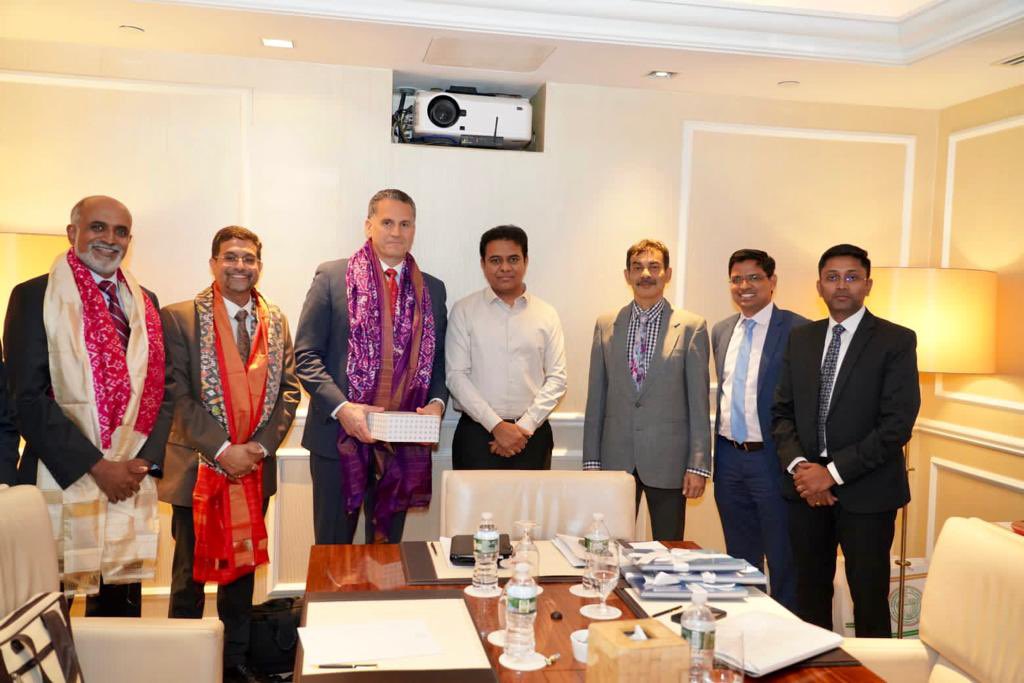 MissionTG's tweet photo. BREAKING: #Telangana attracts one of the country’s largest investments in the medical devices sector.

Global healthcare technology leader @Medtronic chooses #Hyderabad for ₹3,000 crores worth investment.

#HappeningHyderabad 
#InvestTelangana https://t.co/tGpRB0UXML