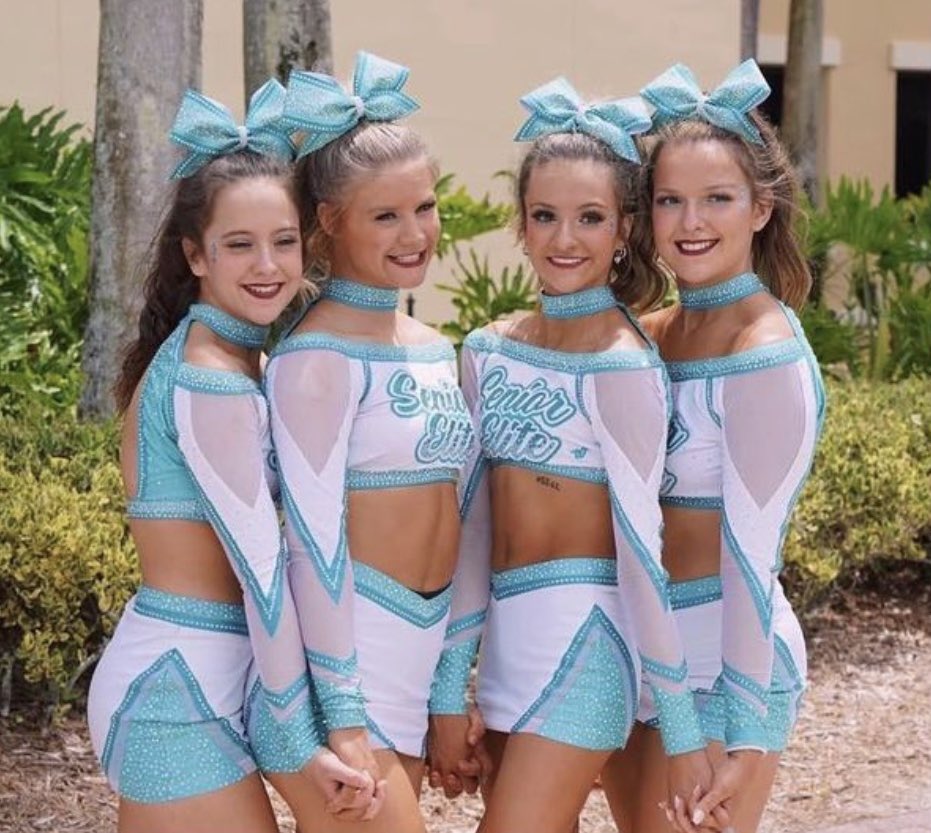 Happy World Champion Wednesday to my favorite stunt group this season!! This group hit every single stunt and Raegans long legs create such beautiful lines in the air! They have the best prep into the hand in hand and work so well together, I’m going to miss them🩵👑 SE4L🥇🏆