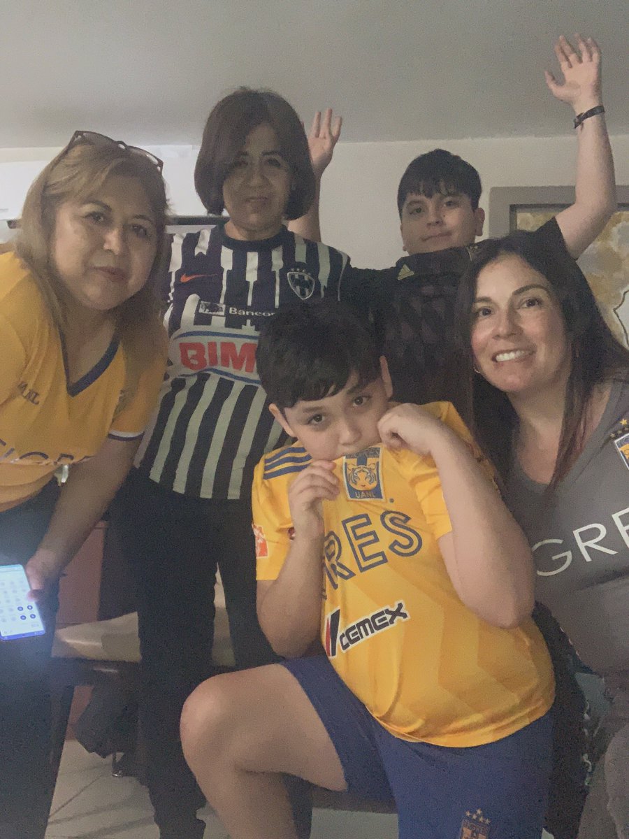 #MegaFutbol 
#Tigres 
 En Familia ! #uanl ❤️🐯