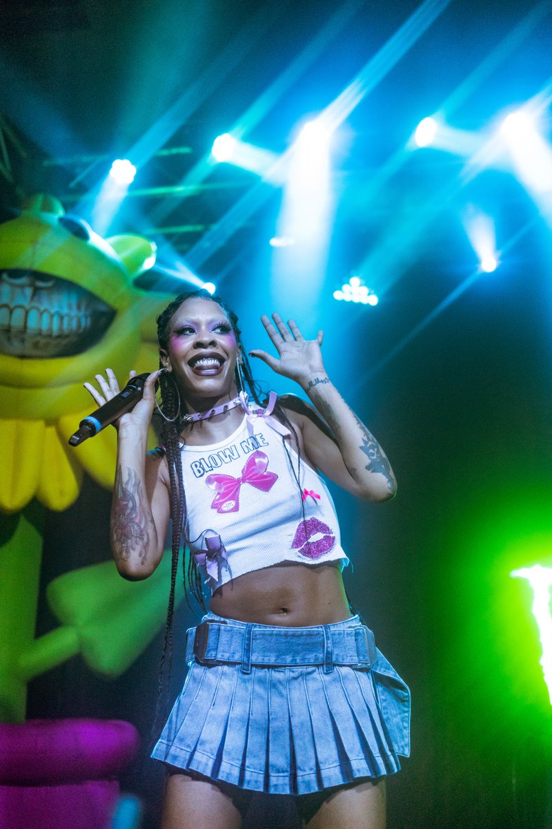 PsychiMedia's tweet photo. Alexa play Turn It Up by @Rico_nastyy https://t.co/hTqh1X9ofK
