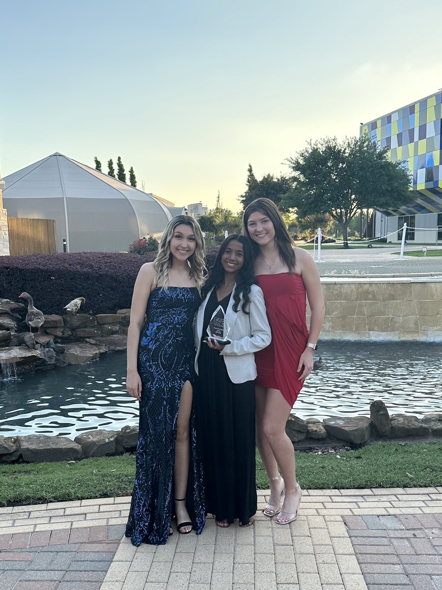 Zara Khan tweet media