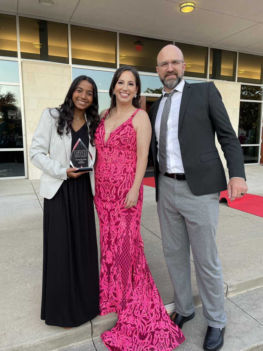 Zara Khan tweet media