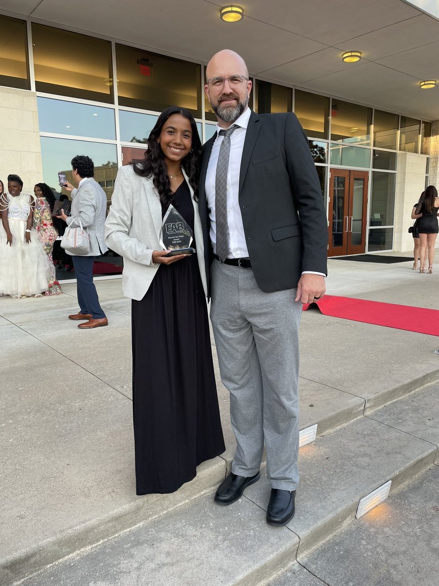 Zara Khan tweet media