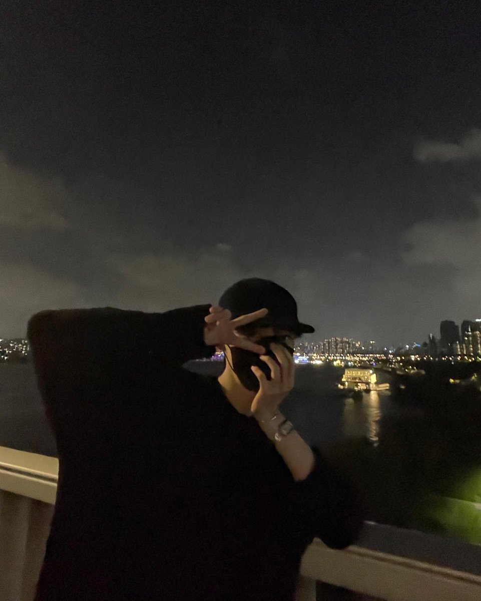 THEBOYZ_INSTA's tweet photo. [뉴] 내일 보자🖤
#NewShot https://t.co/vZ07n4Vy1A