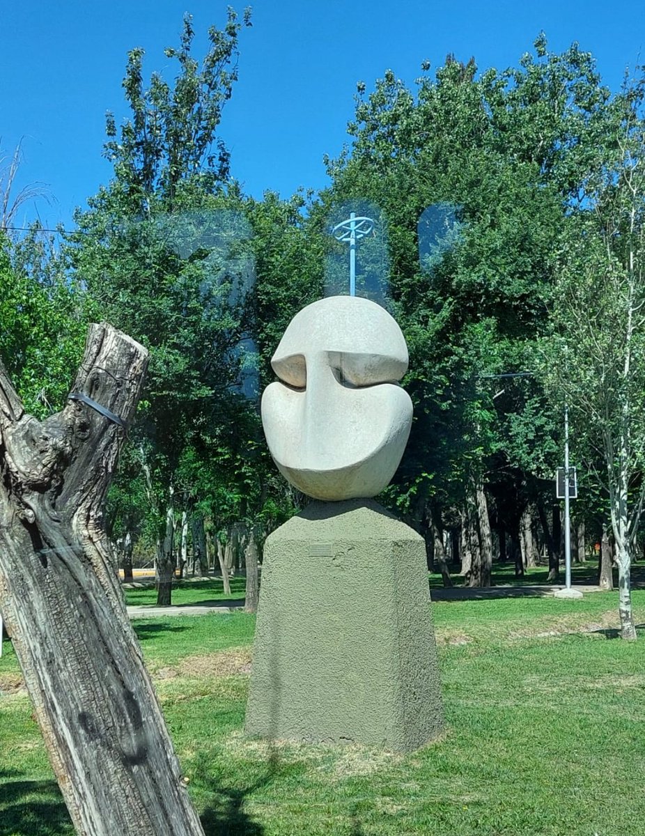 en Guaymallén tenemos el monumento a la tutuca