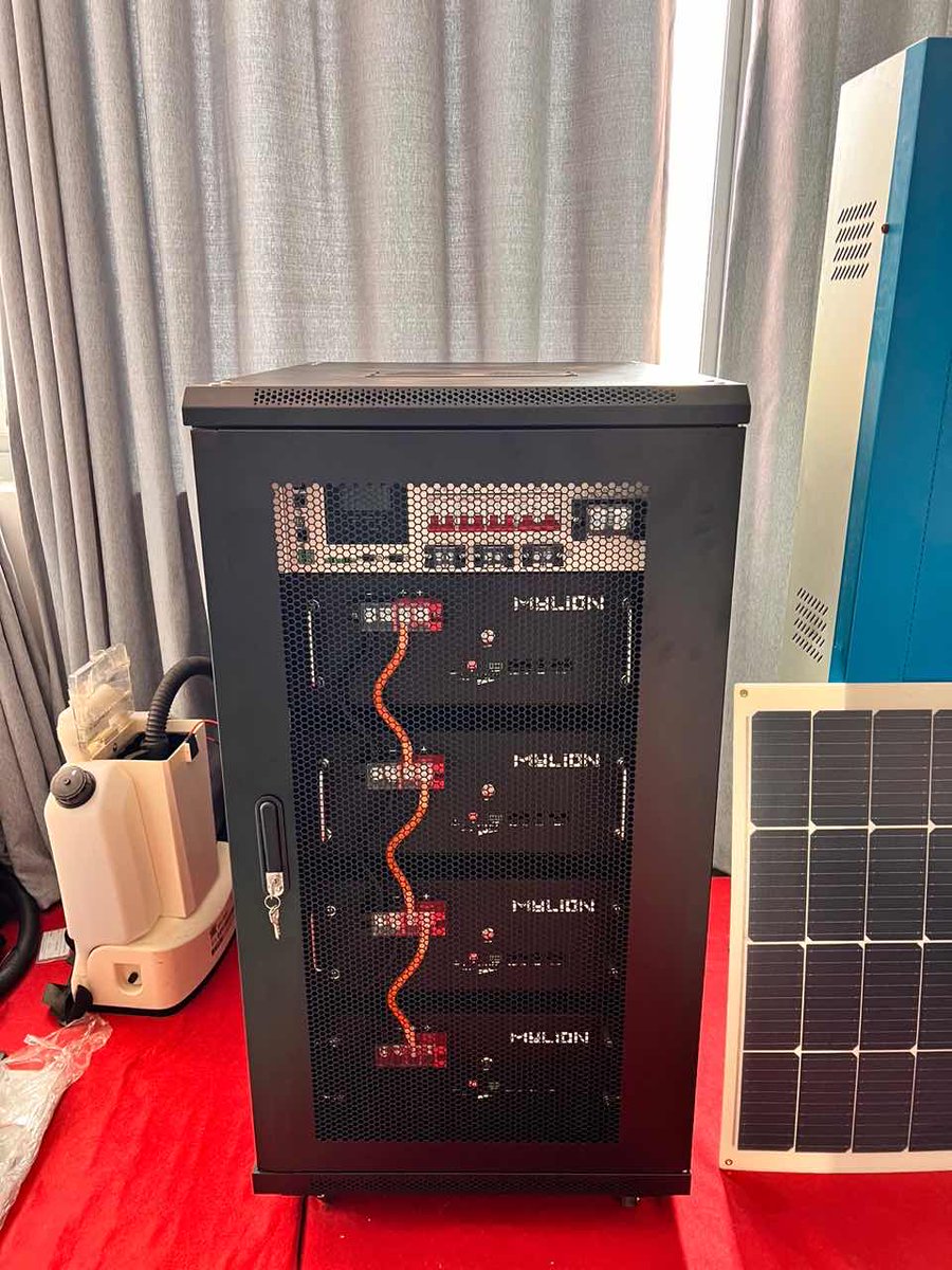 MylionB's tweet photo. Mylion LFP51.2V 100Ah battery with BMS system, has multiple safety assurance measures.
Max 8 units in parallel. The cycle life of the battery is at least 6000 times. 
With superior reliability and flexibility, helping you slash your power bills.
#energystorage #energy #batteries https://t.co/1VgPAPXErT