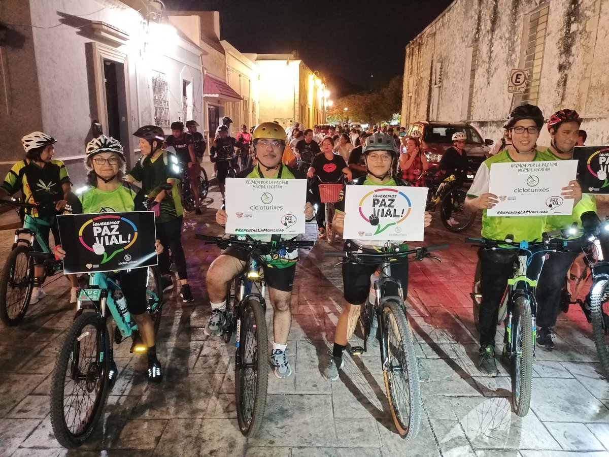 Rodada por la #PazVial
En Mérida Yucatán nos unimos a la exigencia de #RepensarlaMovilidad con calles más seguras para peatones y ciclistas.
@CoalicionMS
#Callesparalavida