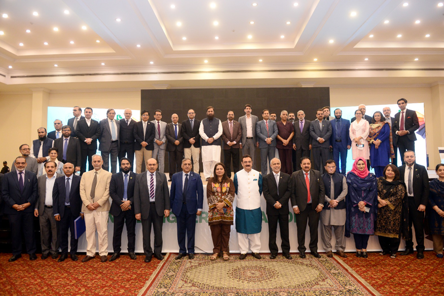 studyatgiu's tweet photo. Prof. Meritorious Dr. Muhammad Khaleeq ur Rehman, Rector, Participated &amp; Receiving the shield by Muhammad Baligh Ur Rehman Governor of Punjab on the occasion of the International Student's Convention organized by the Punjab Higher Education Commission Lahore.
#PHEC #Rectors https://t.co/orO86B2inN