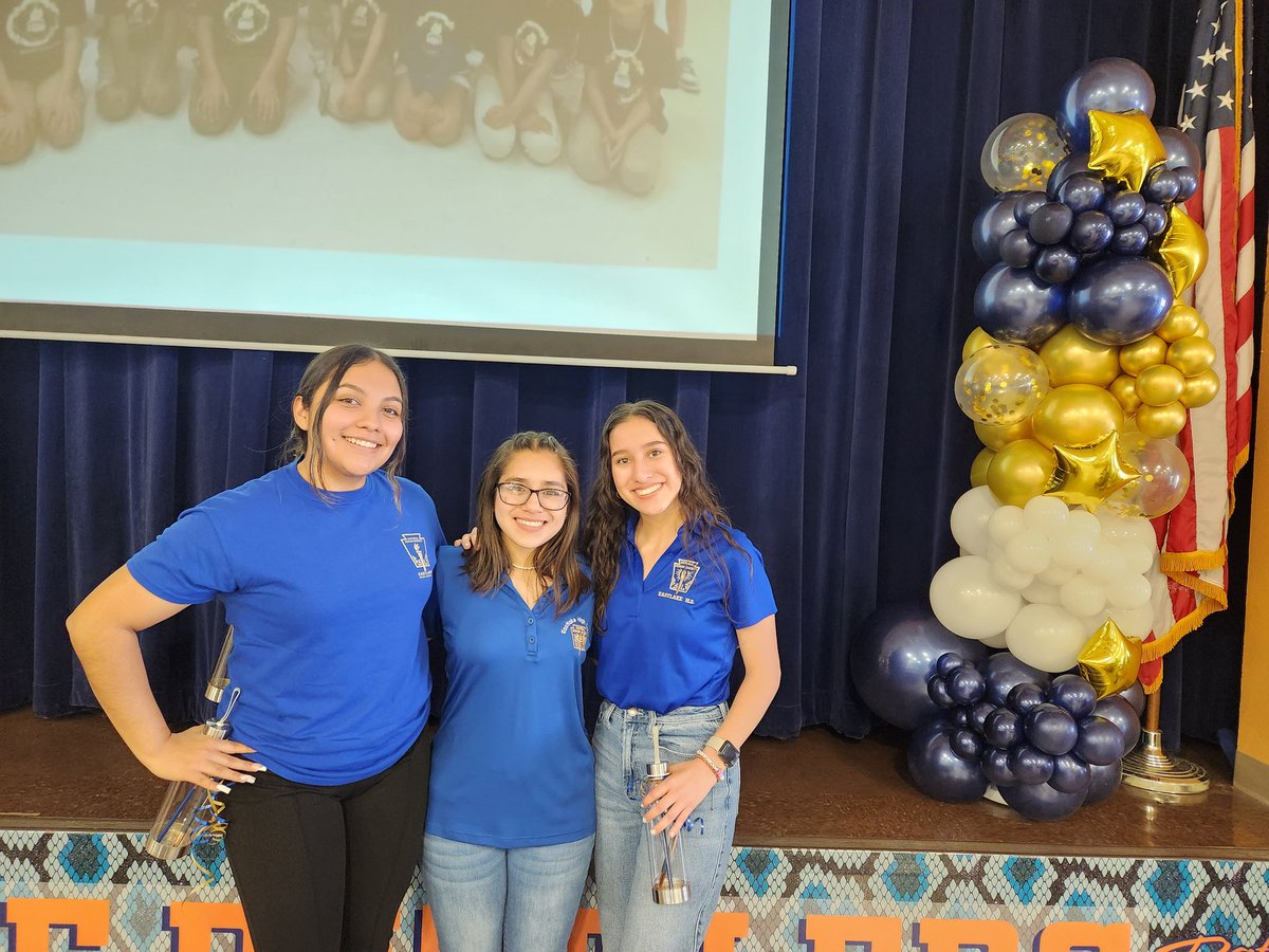 Special thanks to @Eastlake_HS  NHS President Angelina and members Paola and  Kaitlyn for their words of encouragement for our NEHS members as we close the year. Thank you ladies #togetherwearebetter #TeamSISD #ShookEmpowers