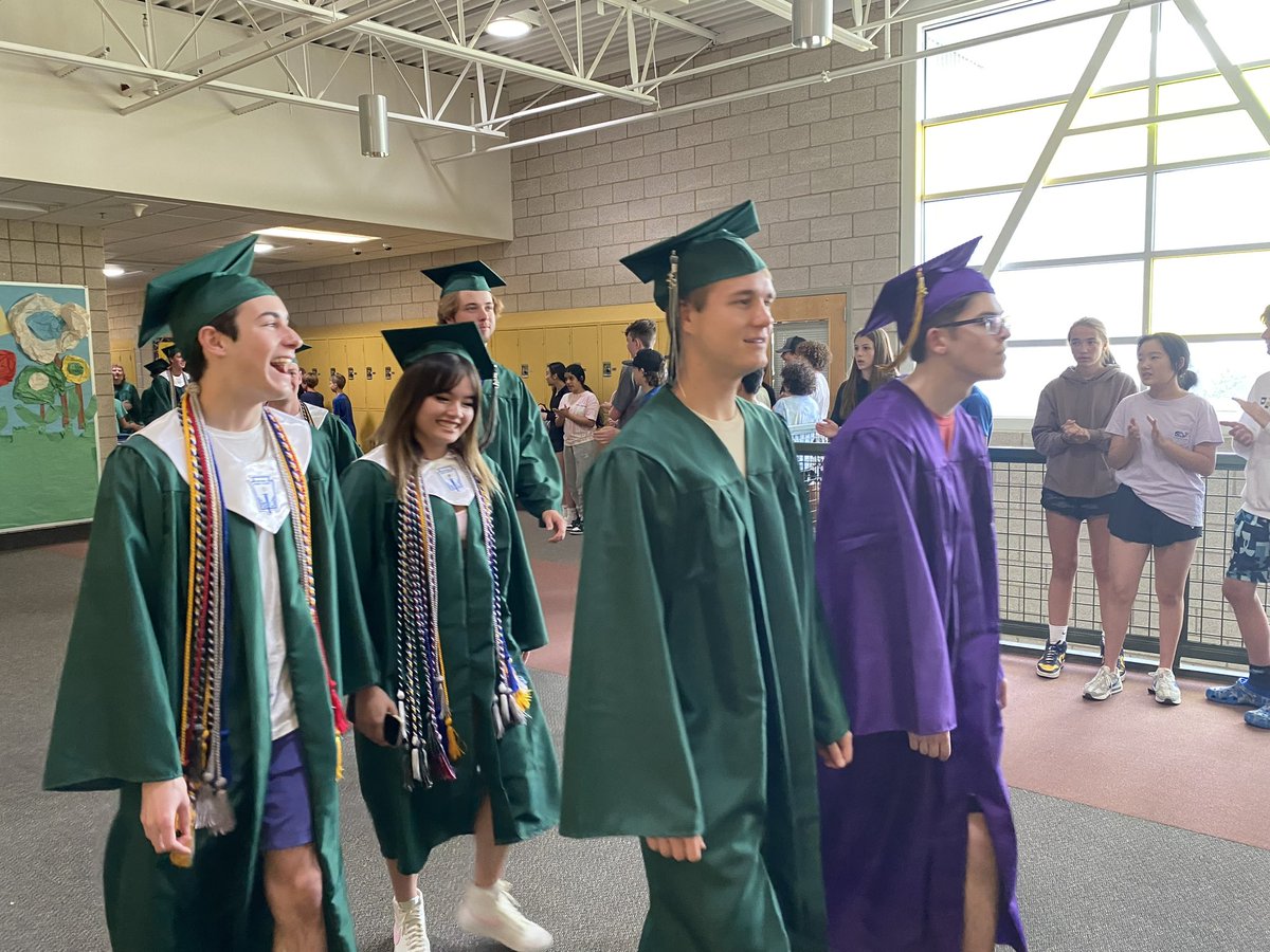 Our inaugural Kinard Graduate Walk for the class of 2023 was a success! We enjoyed celebrating our former Mustangs who are now high school seniors. We wish them well in their future adventures.@fchslambkins @rmhslobos @poudre_impalas @fossil_ridgehs @poudre_school_district