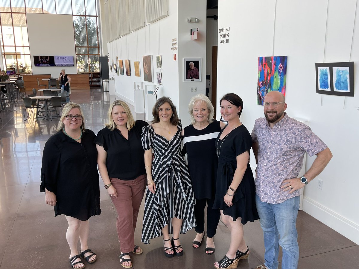 MrsReynoldsArt's tweet photo. Thanks to everyone who came out see the show &amp; hang out with us at the CISD Faculty Exhibition &amp; Reception! ❤️🎨 🤩@m_hauske @gailcary @mrsnarez @bethdilley @BrennanFruge #cisdart #coppellart #chs9art #chs9family https://t.co/3e8f6AmNcF