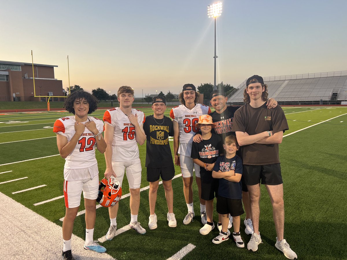 CoachTBowles's tweet photo. 🪣🪣🪣🪣🪣🪣🪣’s for YEARS!!!
Next up!!! #SpringGame #JFND #KickitStraight https://t.co/SW9NxCuSyC