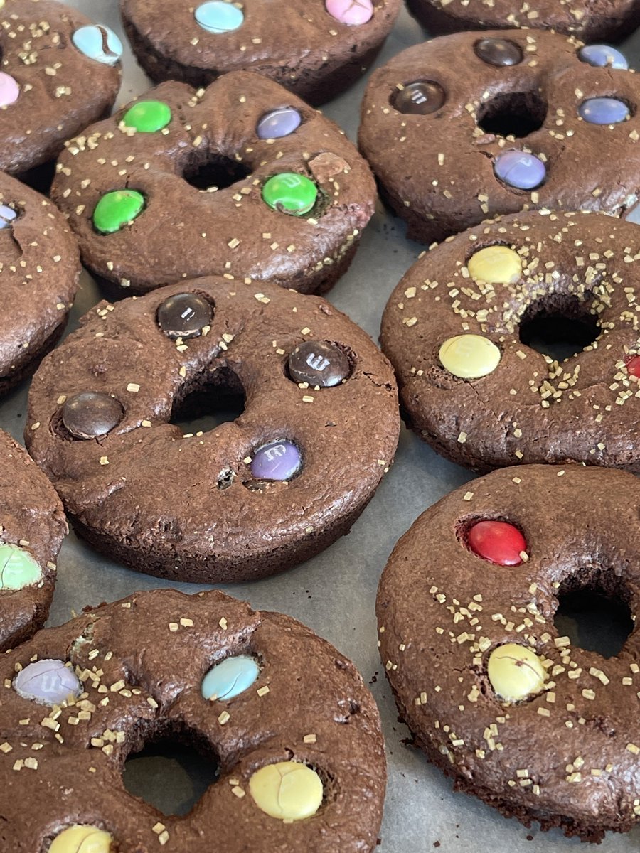 OCookieos's tweet photo. These OBougieOs…are SOO Extra….
Extra chocolatey! Like that corner brownie piece -every bite! 🤤🍫🤤 #ocookieos #deliciousnessdelivered #obougieo #glutenfree #highprotein #cookiedonuts https://t.co/dAgPtyYYlH