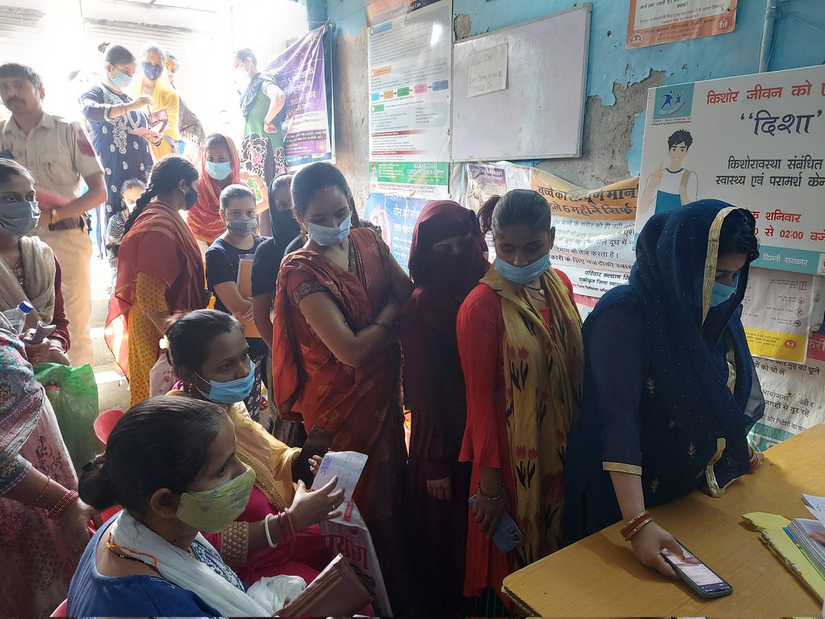 ArvindVerma31's tweet photo. @PUHC All Pregnant patients are standing for more than an hour for registration and there is no place to sit. Total number of availables chairs are 9 and patients are more than 30+.Its really pathethic. @ArvindKejriwal @PMOIndia @Qutub Vihar phase 1 New Delhi https://t.co/vVhb21YTzX