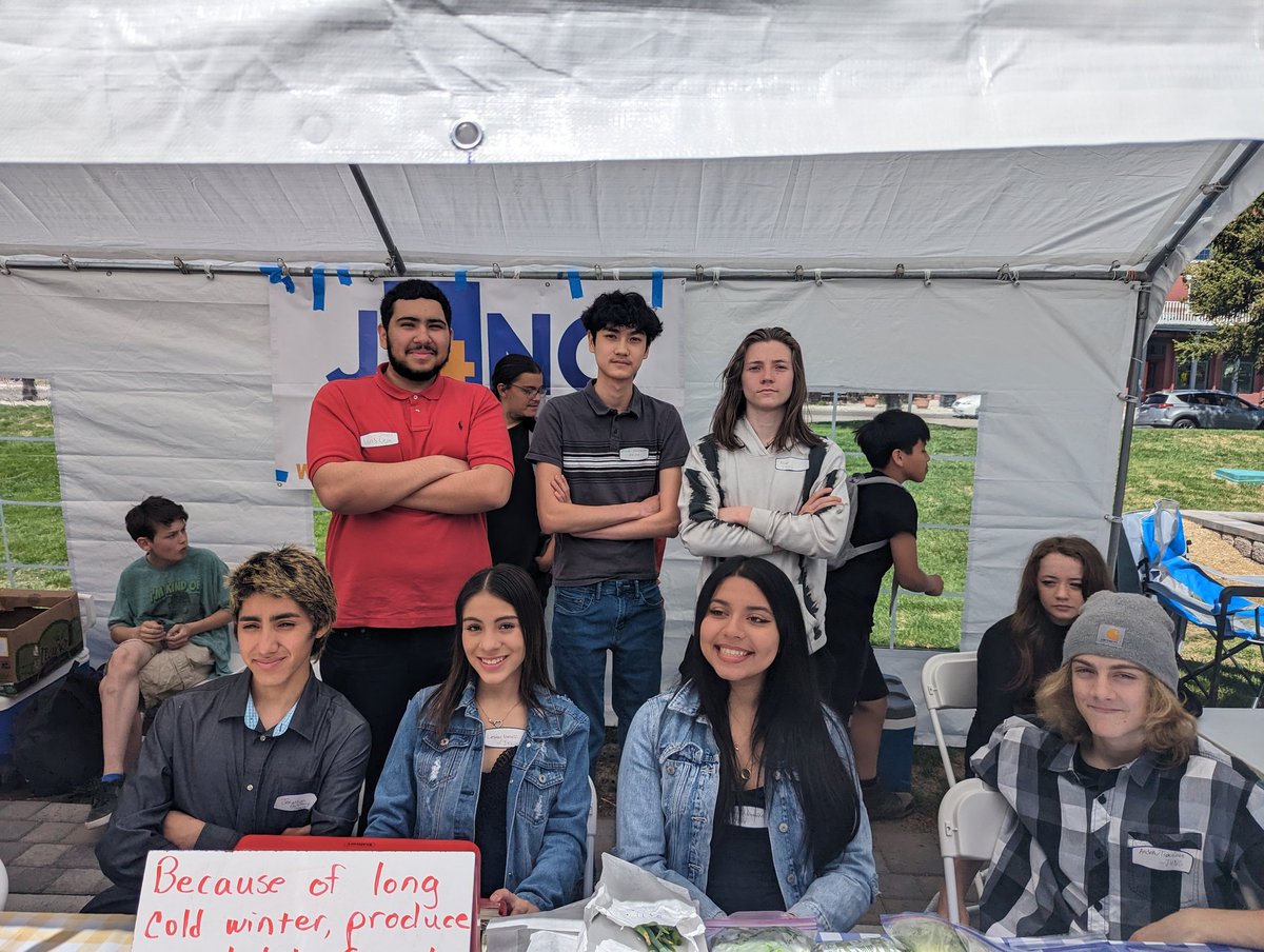 Yesterday was a great day in Carson City. @GreenOurPlanet2 students farmers market. Students from @lyoncsd and @storeyk12 sold their produce and crafts. @NVSupt @NevadaReady