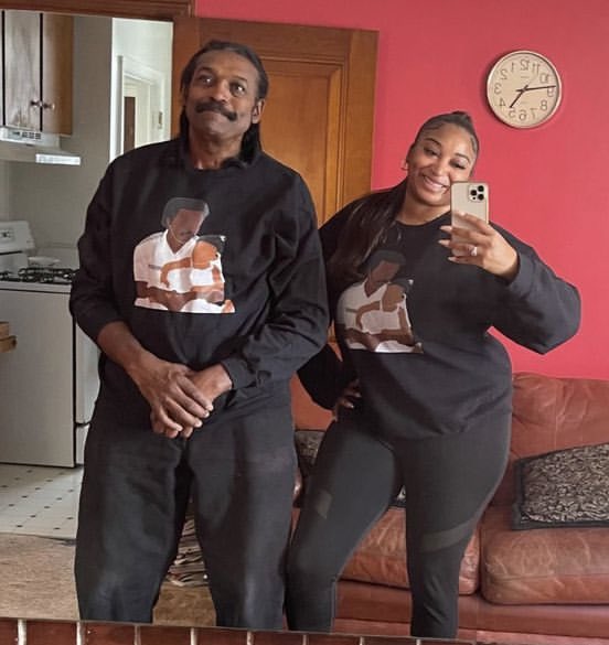 weareinessence's tweet photo. Black dads loving being dads>>> https://t.co/6vaPJGLTQI