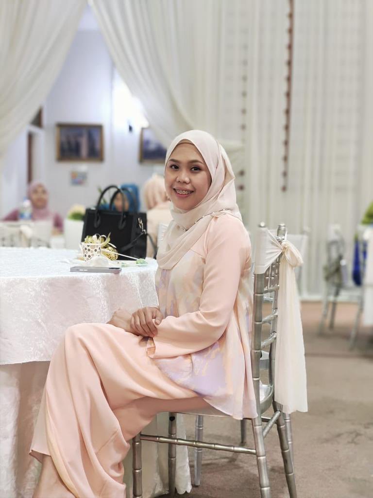 yoyooe's tweet photo. Bismillah dan Assalamualaikum @TwtJodohMY 
Hi guys i nak letgoo my bestie to find her another half.
Do dm her on ig @aameerairwan if you're interested!! https://t.co/EI2DSGnCaM