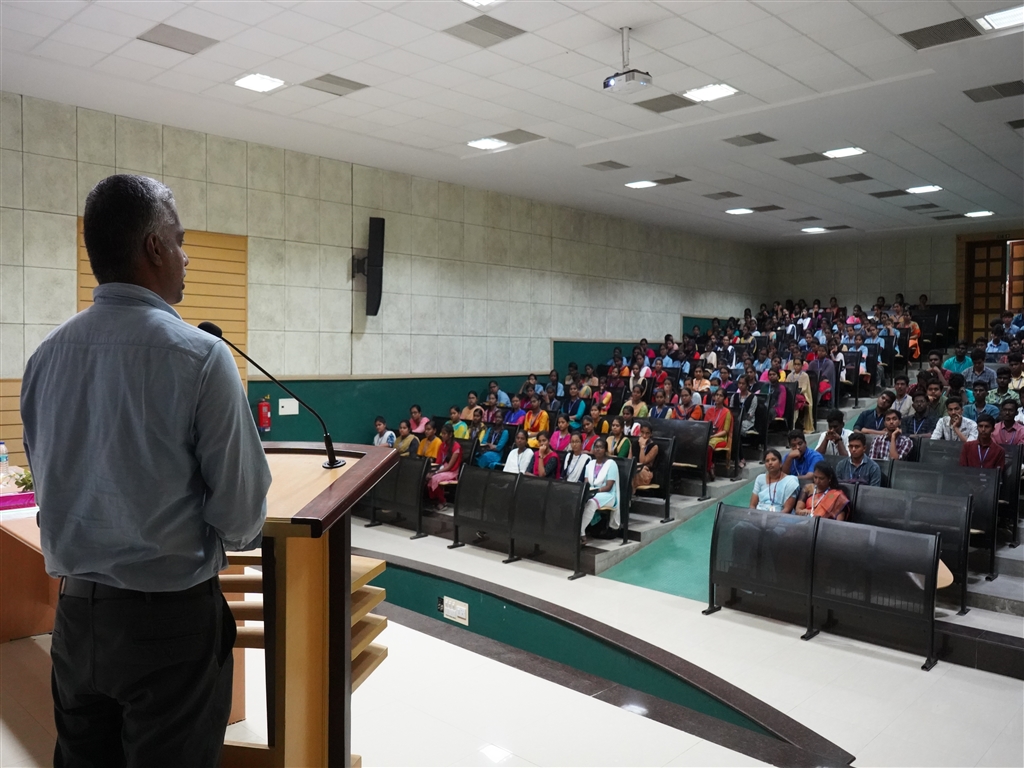 csepsnacet's tweet image. Department  of CSE &amp;amp; ISTE chapter, PSNACET organizes a Seminar on  &quot;𝐂𝐨𝐧𝐯𝐞𝐫𝐬𝐚𝐭𝐢𝐨𝐧𝐚𝐥 𝐀𝐈:𝐂𝐡𝐚𝐭𝐆𝐏𝐓&quot;  for first year CSE students in Civil-Mech Auditorium  as a 𝐍𝐚𝐭𝐢𝐨𝐧𝐚𝐥  𝐓𝐞𝐜𝐡𝐧𝐨𝐥𝐨𝐠𝐲  𝐃𝐚𝐲 𝐞𝐯𝐞𝐧𝐭.