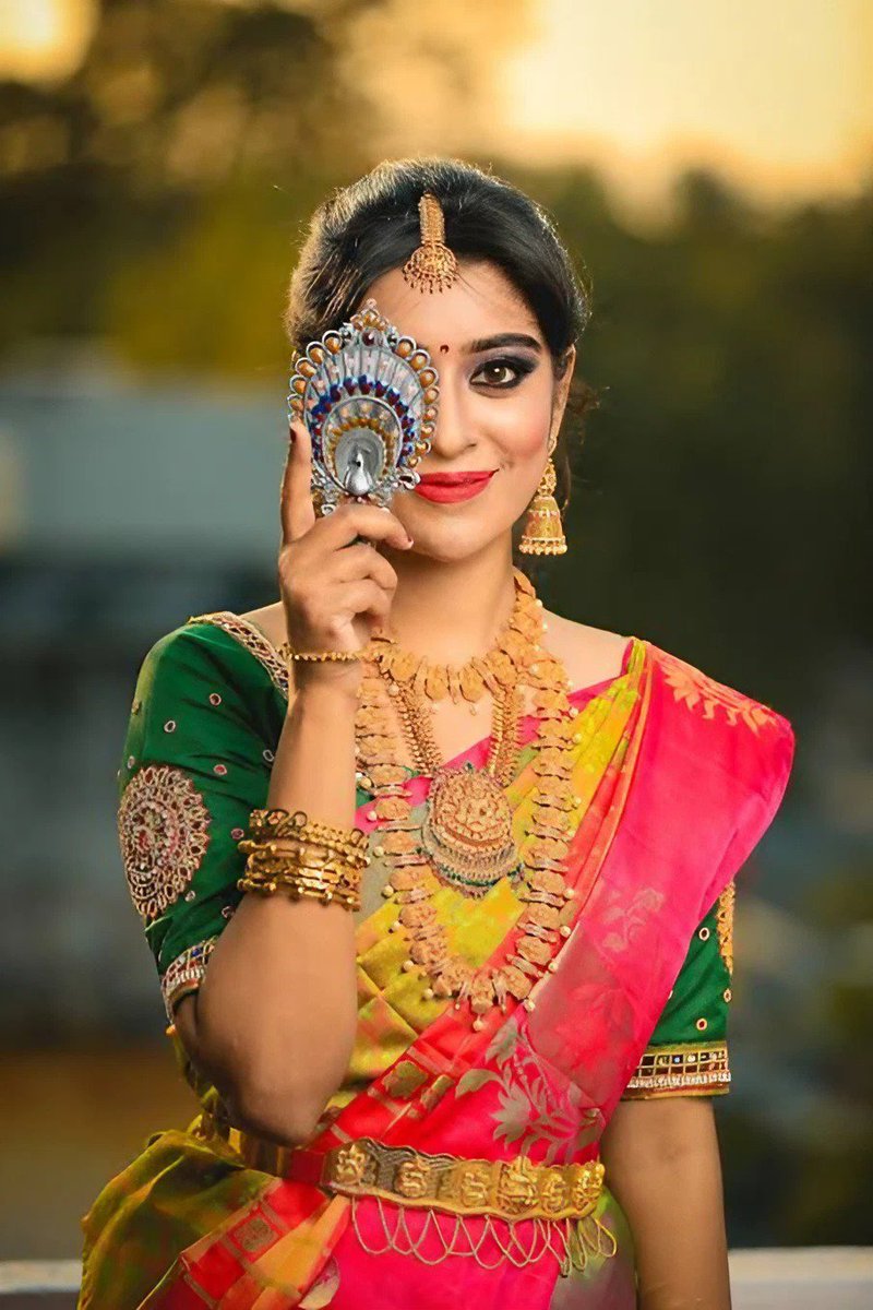 Traditional Dresses for Female in Indian States 1. Tamil Nadu