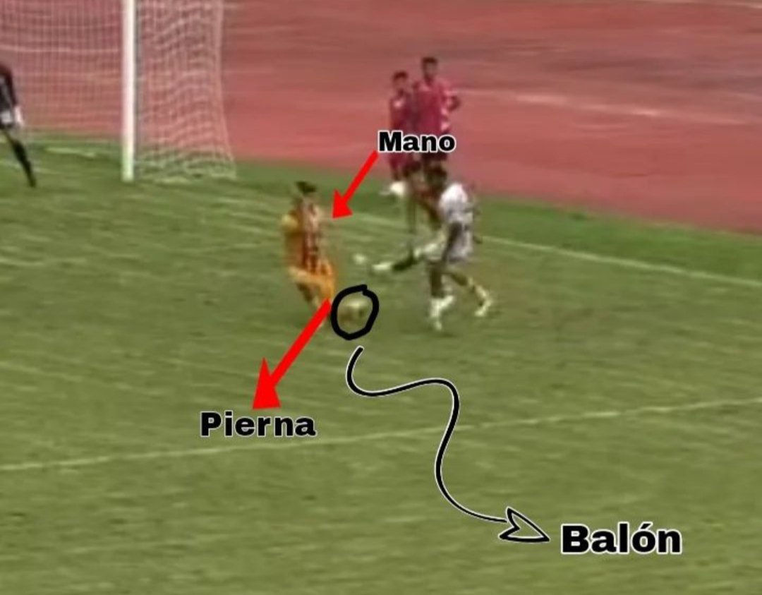 liccecimenghini's tweet photo. @LigaFUTVE2 @UrenaSC Revisen el vídeo.... No era penal. El jugador de Trujillanos con las manos atrás. REVISEN, REVISEN. Allí están las pruebas. @FVF_Oficial @LigaFUTVE  Den el buen ejemplo y hagan un pronunciamiento. https://t.co/oPYPFDb9Ni