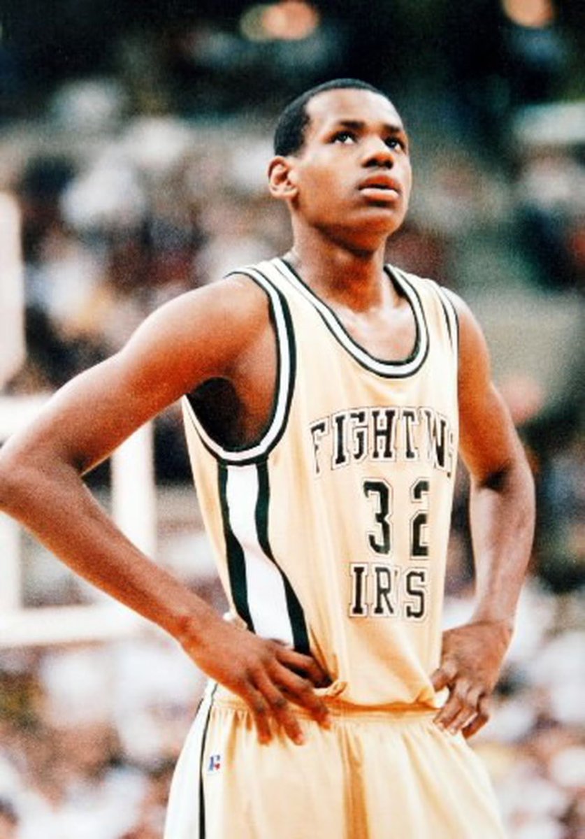 shendy456's tweet photo. This is how long LeBron has been dominating the basketball world. https://t.co/Z0FhnNLvWz