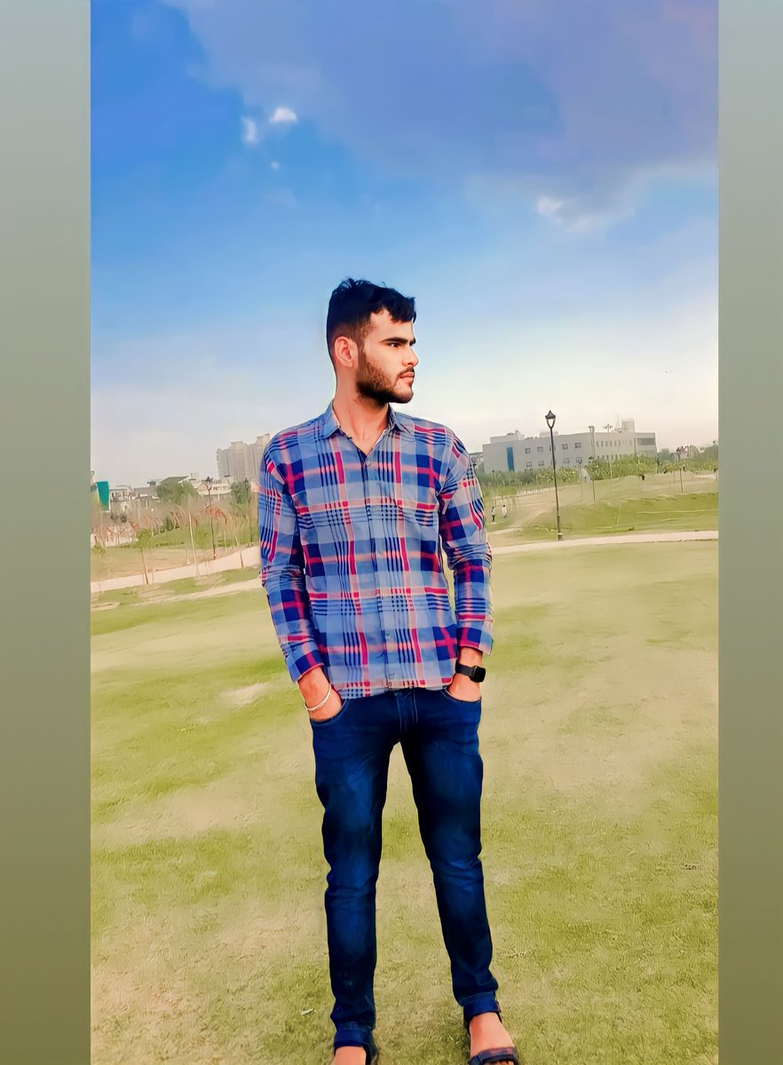 Pushpendra1808's tweet photo. Just smile &amp; go forward . https://t.co/9hhm2rQQwh