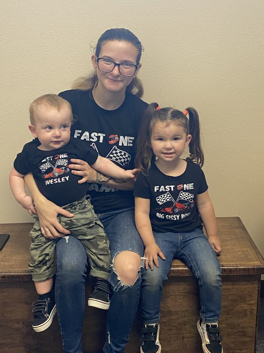 ADCibolo's tweet image. Mom Chloe and little Gators Rosalie &amp;amp; Wesley came in with matching shirts - too cute!

#Cute #MatchingShirts #Family #AlligatorDental #CiboloTX #WeMakeKidsSmile