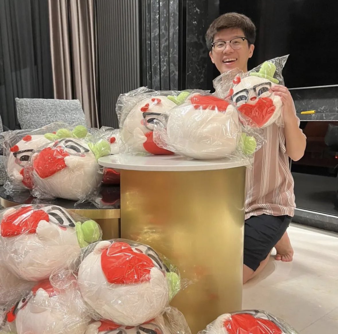 WE PASSED 100 PLUSHIES SALES!!! 💕