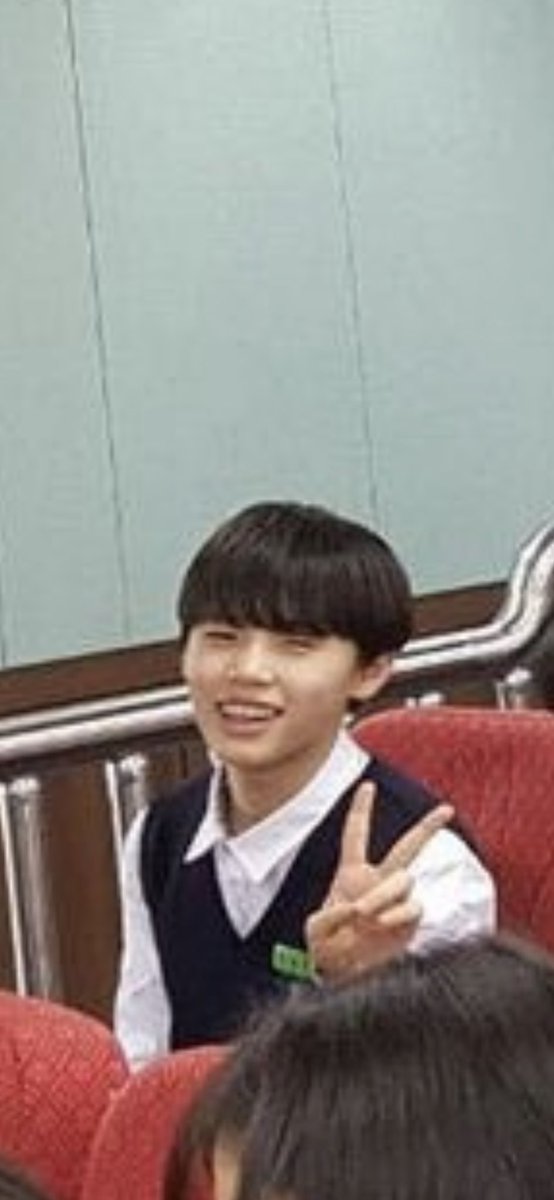 l66415341's tweet photo. 최악은 데뷔하면 터뜨릴게요 근데 과사는 많아서 더올릴수있음 성형 쳐때려서 이제 아예 다르게생김 #태산 #한동민 #보이넥스트도어 https://t.co/0gyr2Tzlpr