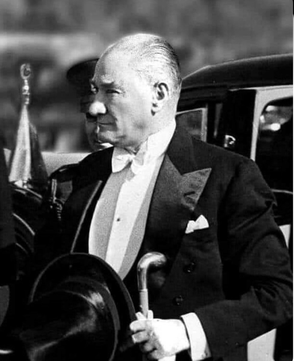 Siz Türkler biliyor musunuz ki,

Dünyanın en büyük liderine sahipsiniz

Albert Einstein

#günaydın
#perşembe
#MustafaKemalAtatürk💙