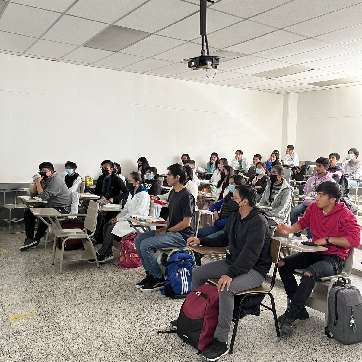 ICUVI's tweet photo. Cátedra de Vinos impartida por @arasommelier, Subdirectora del Instituto Cultural del Vino, para alumnos de la @FQuimicaUAEMex 
📚🍇🍷👩🏻‍🔬🔬
#ICUVI #ColegioDelVino #Metepec #vino #Toluca https://t.co/UwHBWlBrOt
