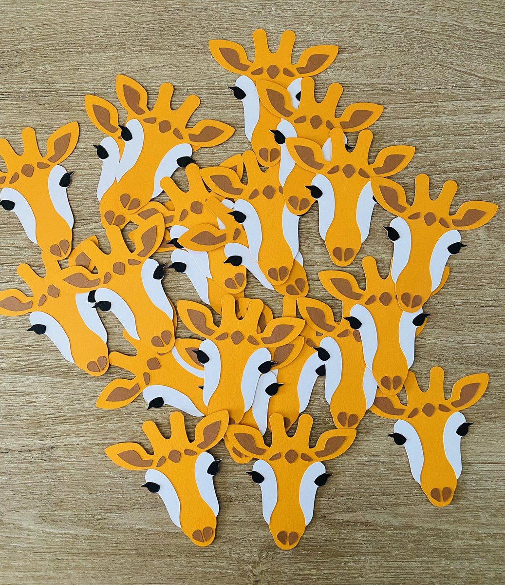 Getting ready for the Giraffe Party 🦒  #giraffe #animal #party #birthday #confetti #partydecor #decor #jungle #jungleparty #birthdayparty #birthdaydecoration