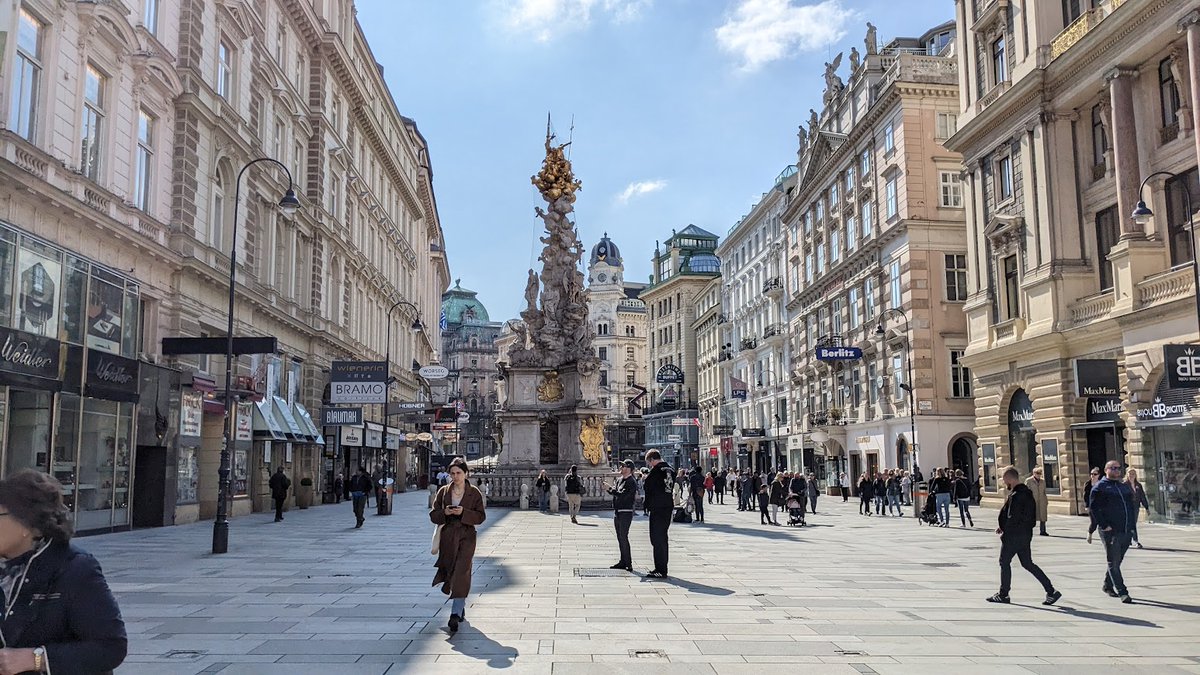 AustinExplorer's tweet photo. Apr 30 - We're in Vienna. It's Sunday before their Labor Day. Everyone is out. Ringstraße lined with stately buildings from the 1800s. Crowds at Schönbrunn Palace were overwhelming. Still a gorgeous site. Boat passes through Bratislava, Slovakia on its way to Budapest. https://t.co/ponntbaZSc