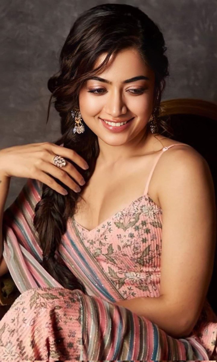 FwYrc2CaEAE2Yoe?format=jpg&name=medium