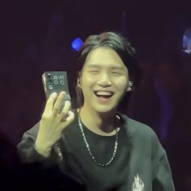 mandakkoo's tweet photo. with                                 with
fake                                 antique
samsung                        samsung

ㅋㅋㅋㅋㅋㅋㅋㅋㅋㅋㅋㅋㅋㅋㅋㅋㅋㅋㅋ https://t.co/0a29HVyDqP