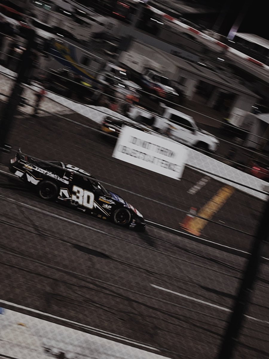 Gavon_Veach9's tweet photo. @racewithstars Did NOT disappoint! @WilliamByron @chaseelliott @NoahGragson
#ChampionsLeague #NorthWilkesboroSpeedway #savethespeedway https://t.co/bHE78gu75N