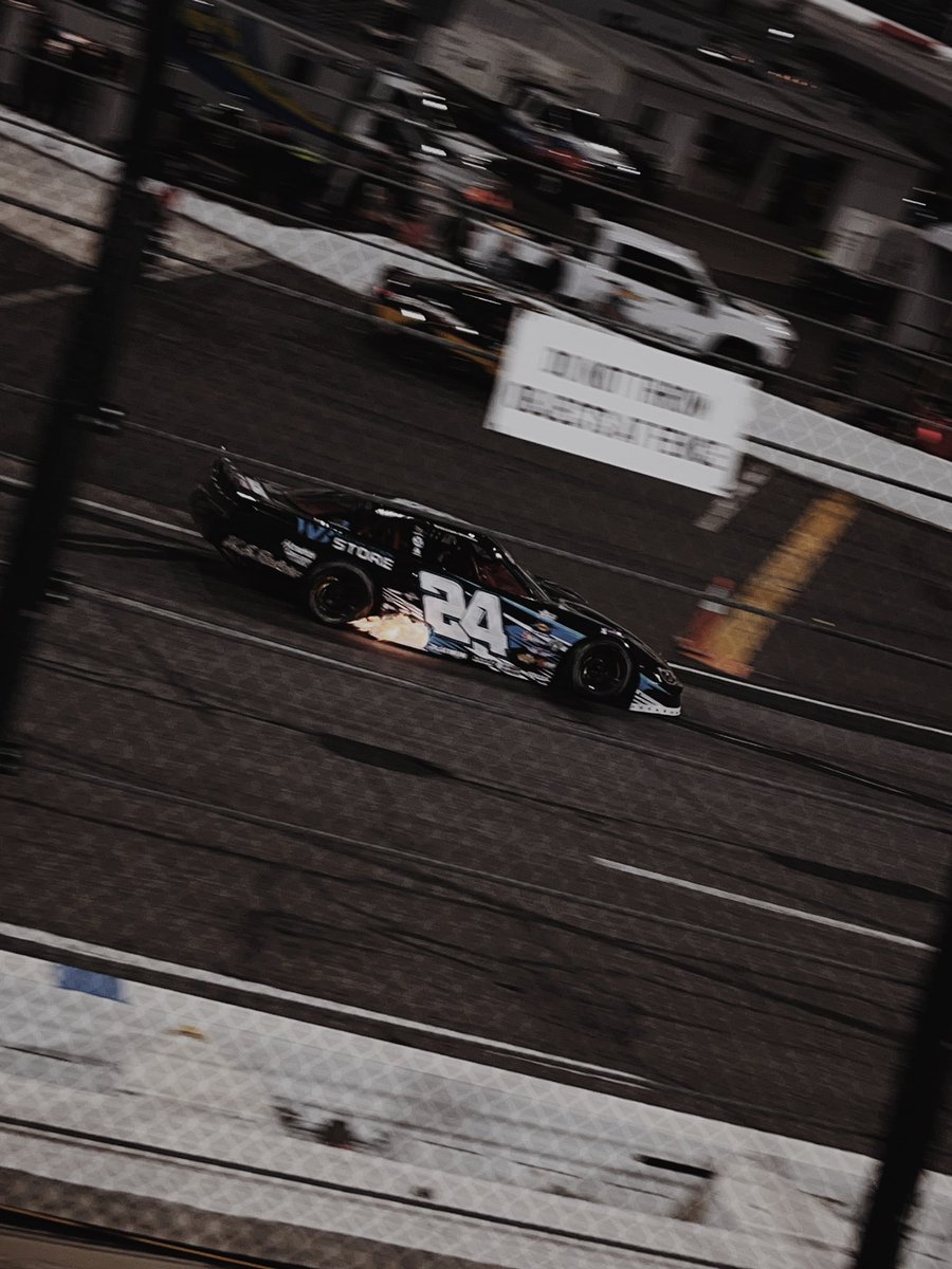 Gavon_Veach9's tweet photo. @racewithstars Did NOT disappoint! @WilliamByron @chaseelliott @NoahGragson
#ChampionsLeague #NorthWilkesboroSpeedway #savethespeedway https://t.co/bHE78gu75N