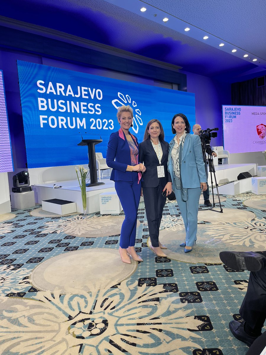 Congratulations 🇧🇦 #ZenskaMentorskaMreza for winning the Business Bridge Award of #SarajevoBusinessForum. 👏 #DeloitteBiH and #AddikoBankSarajevo for supporting this with <a href="/EBRD/">The EBRD</a> <a href="/steliananedera/">Steliana Nedera</a> <a href="/IFC_ECA/">IFC Europe and Central Asia</a> rb.gy/ib4sn