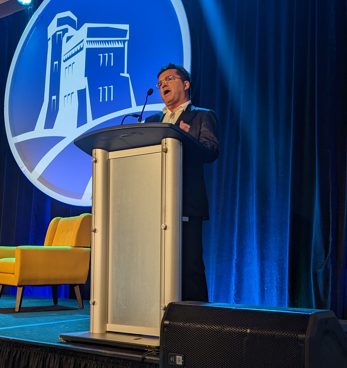 KathieHicks's tweet image. The owner of NL&apos;s @MaryBrowns Greg Roberts inspired the works of us at  @stjohnsbot #BootCamp2023 . He now owns the top two fastest growing brands in Canada. MB (300 stores) and Fat Bastard Burrito (80 stores). 200 more MB stores to come over next few years. #BusinessSuccess