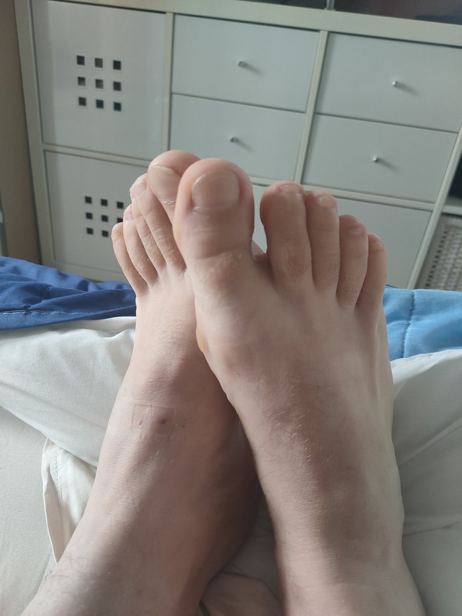 CoupleFeeet's tweet photo. #feetfethish #feet_lover #feetpic #feetchill #feethome #feetkiss #feetfree #feet1000wayfree https://t.co/ltNEwiAGcp