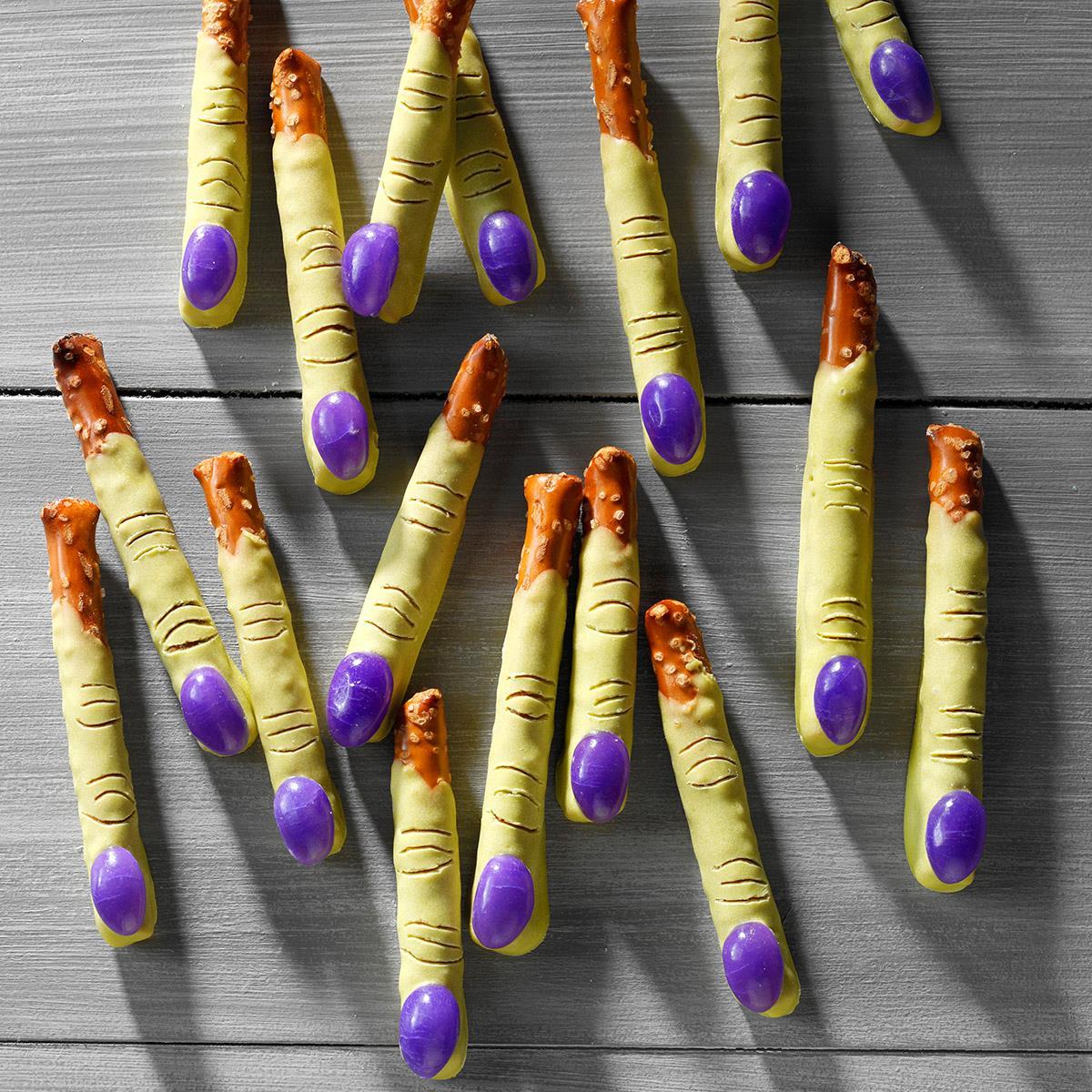 Witches' Fingers. #sweets #foodinspiration #easyrecipes bit.ly/2Pj4W14