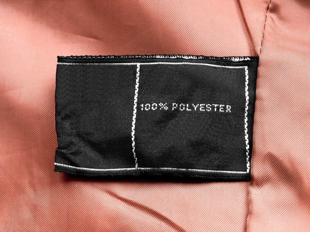 WIRED's tweet image. Polyester is in most of your clothes and even your water bottles. But while water bottles can be recycled, it’s almost impossible to recycle polyester. 
Some innovators are looking beyond turning plastic bottles into fabric. wired.trib.al/hPoywqA

📷: Tarzhanova/Getty Images