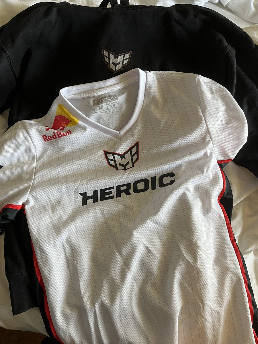 Niels Lundgaard (@lundgaard_niels) on Twitter photo Getting ready to support <a href="/heroicgg/">HEROIC</a> in <a href="/Accor_Arena/">Accor Arena</a> - Kom nuuuu <a href="/caspercadiaN/">cadiaN</a> <a href="/stavnCS/">Martin Lund</a> @Tesescsgo <a href="/sjuushCS/">Rasmus Beck</a> <a href="/jabbiCS/">Jakob Nygaard</a>
#BLASTParisMajor Getting ready to support <a href="/heroicgg/">HEROIC</a> in <a href="/Accor_Arena/">Accor Arena</a> - Kom nuuuu <a href="/caspercadiaN/">cadiaN</a> <a href="/stavnCS/">Martin Lund</a> @Tesescsgo <a href="/sjuushCS/">Rasmus Beck</a> <a href="/jabbiCS/">Jakob Nygaard</a>
#BLASTParisMajor