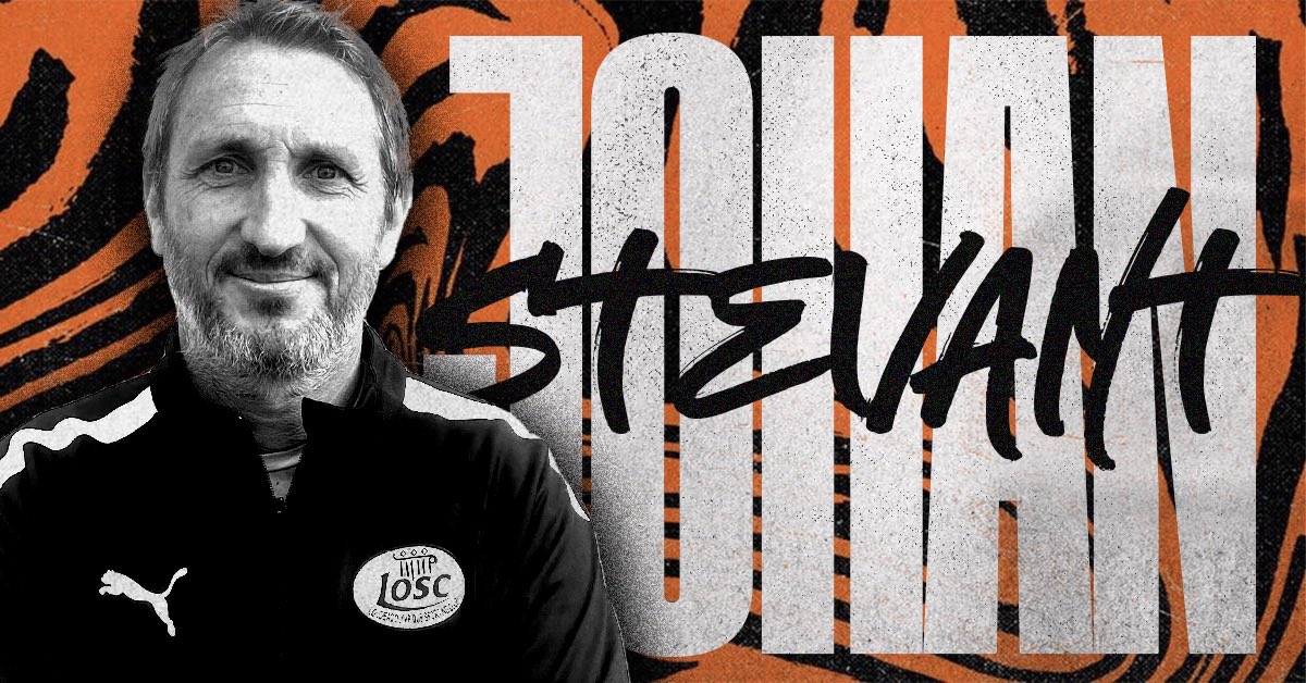 LoudeacOSC's tweet image. [VIE DU CLUB]

⚡️NOUVEL ENTRAÎNEUR⚡️

Le LOSC est fier d’annoncer le futur entraîneur de l’équipe réserve. Il s’agit de Johan STEVANT qui assurera ses fonctions dès la saison prochaine ✍🏻

#ALLEZTANGOS 🧡🖤