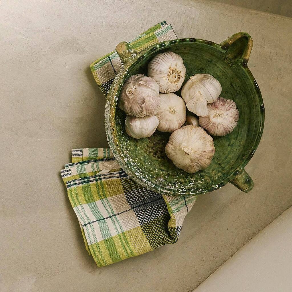 MungoDesign's tweet photo. The Vadoek. Our take on a kitchen classic.
A versatile and hardwearing cloth that's become a household staple✨

Available online on our UK/EU, USA and SA/global stores🌍

#kitchen #kitchenware #textiles #dishtowels #design #teatowels https://t.co/bSr5u7dXBZ https://t.co/1iry36NLjs