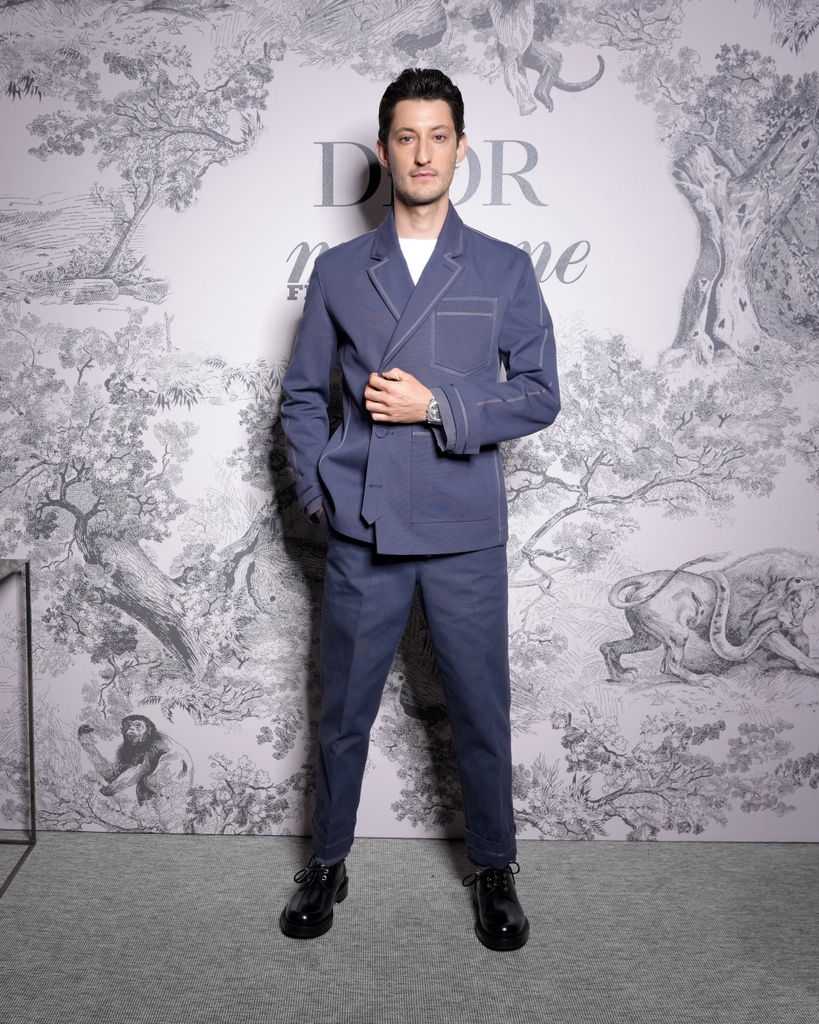 On a night celebrating film and fashion, @PierreNiney joined the #StarsinDior attending the Dior x @MadameFigaro x @MoetChandon dinner at @Festival_Cannes 2023, dressed in a dapper Dior men's look by Kim Jones.
#DiorCannes #Cannes2023
