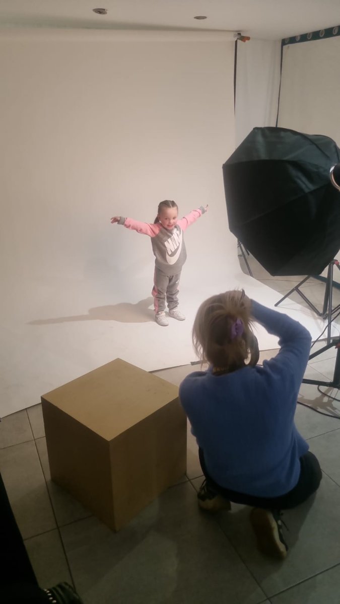 Charlotte_Ariya's tweet photo. I want to say thank you for everyone at @ts_studiosphoto for providing us with an amazing day out plus amazing photos! 

I look forward to my next shoot with you 🌸

@littlebigdoor #London #Modeling @Nike https://t.co/hIFnBLxH6W