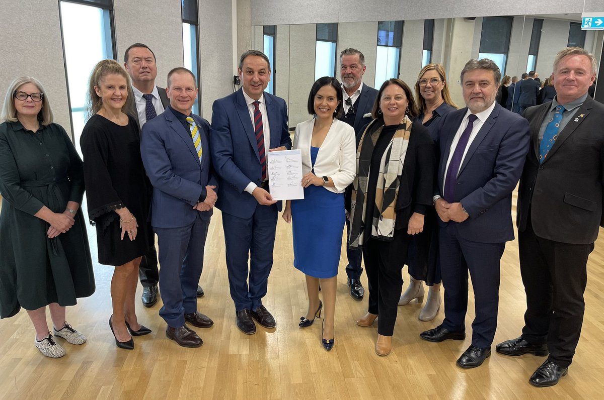 The Deputy Premier <a href="/pruecar/">Prue Car MP</a> &amp; partners in public education signing a Statement of Intent to work together to lift the standing of public education &amp; the status of the profession for the 800,000 students we serve daily.